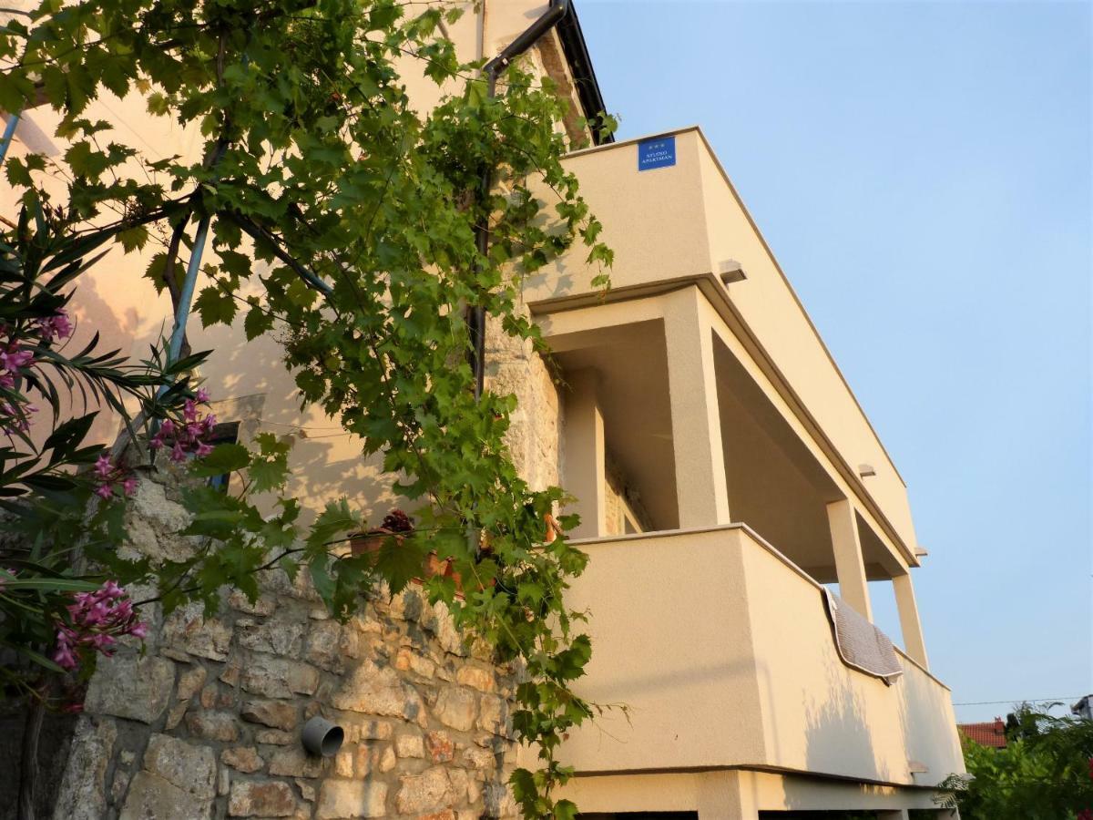 Studio Apartmani Sverko Punat Exterior foto