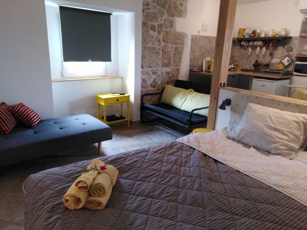Studio Apartmani Sverko Punat Exterior foto